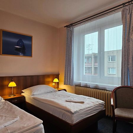 Hotel Trim Пардубице Екстериор снимка