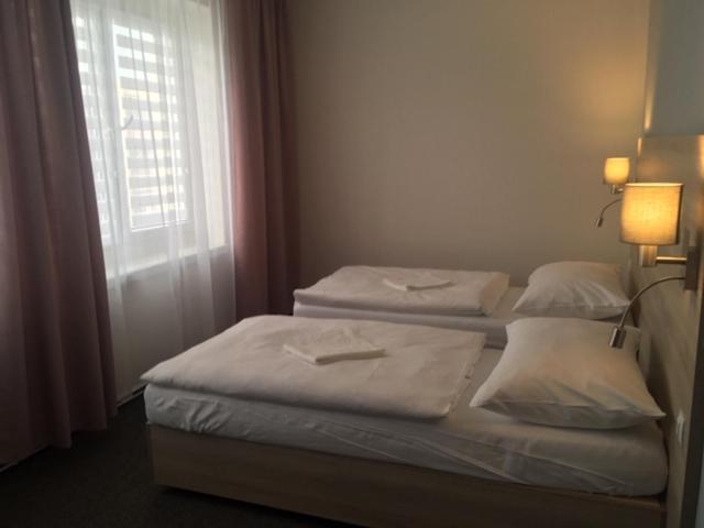 Hotel Trim Пардубице Екстериор снимка