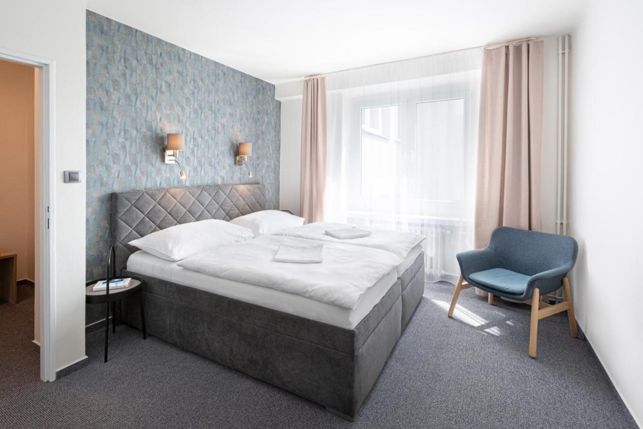 Hotel Trim Пардубице Екстериор снимка