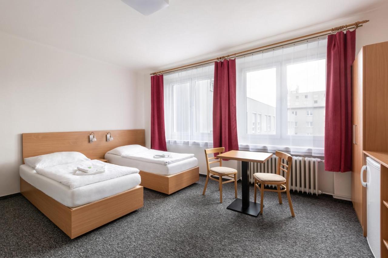 Hotel Trim Пардубице Екстериор снимка