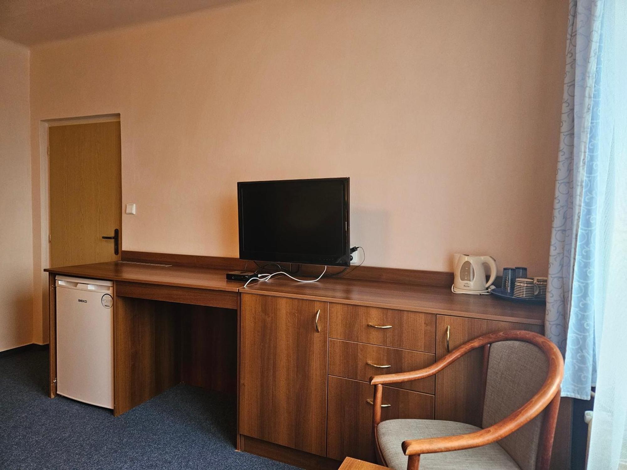 Hotel Trim Пардубице Екстериор снимка
