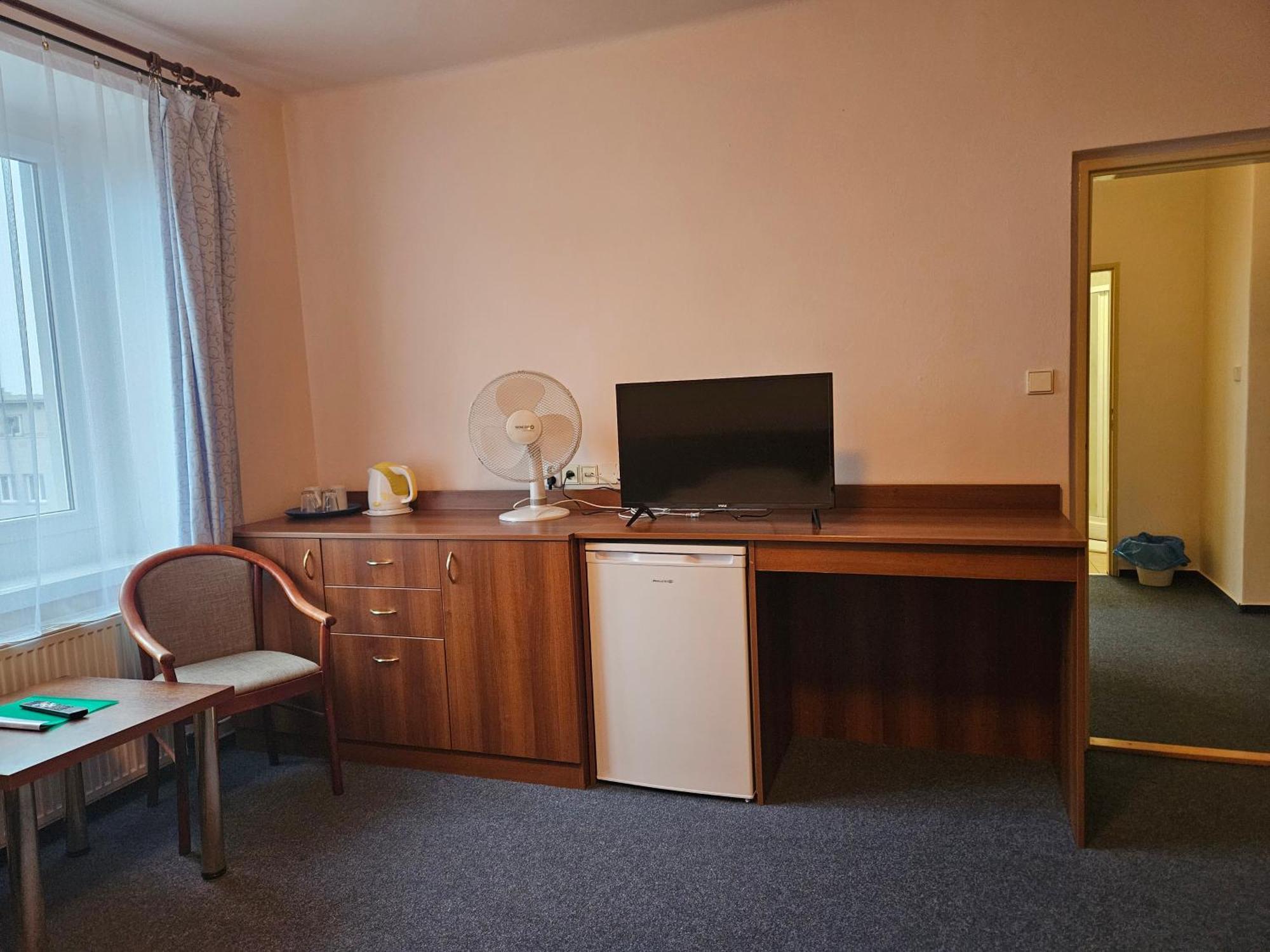Hotel Trim Пардубице Екстериор снимка