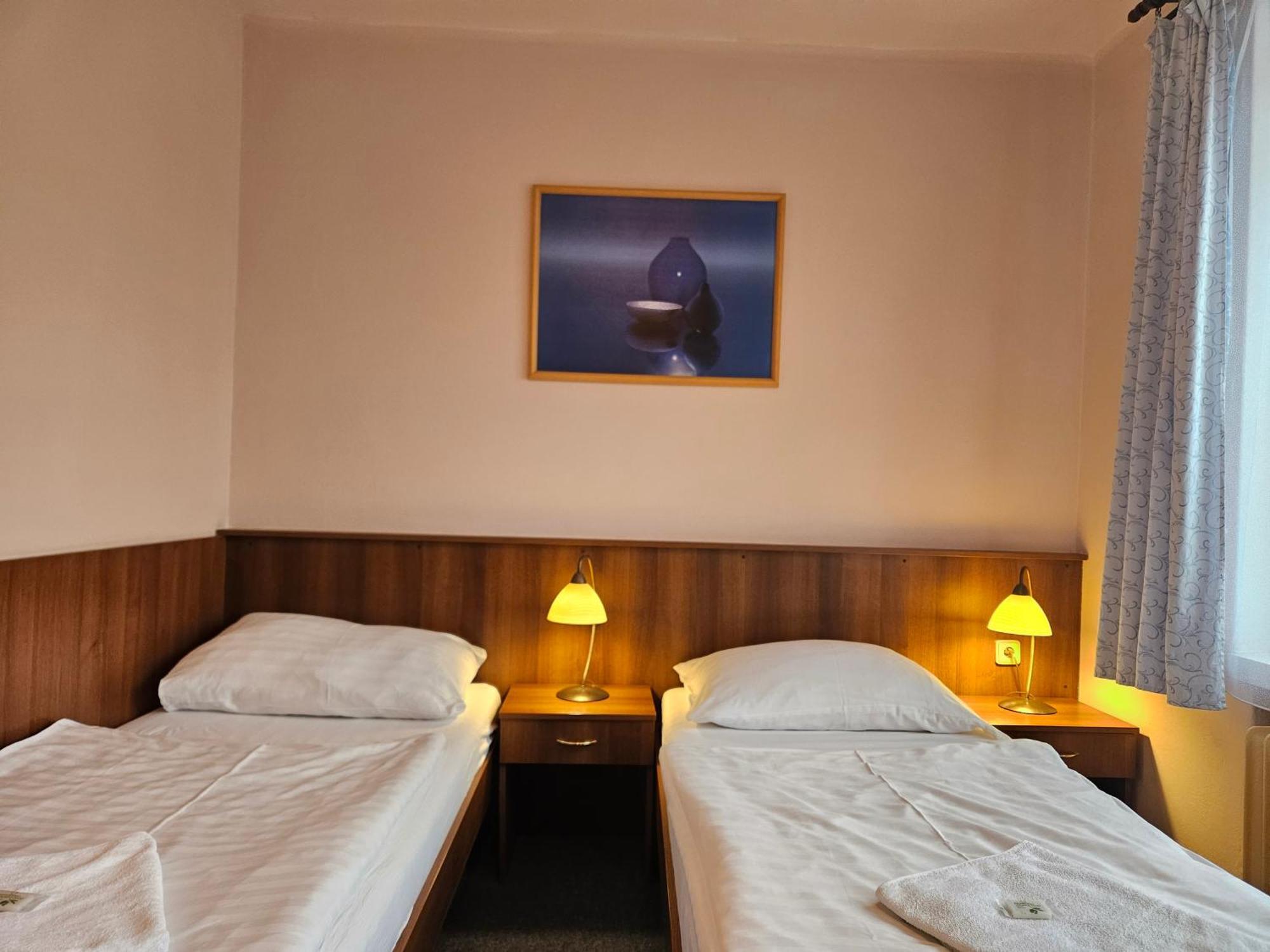 Hotel Trim Пардубице Екстериор снимка