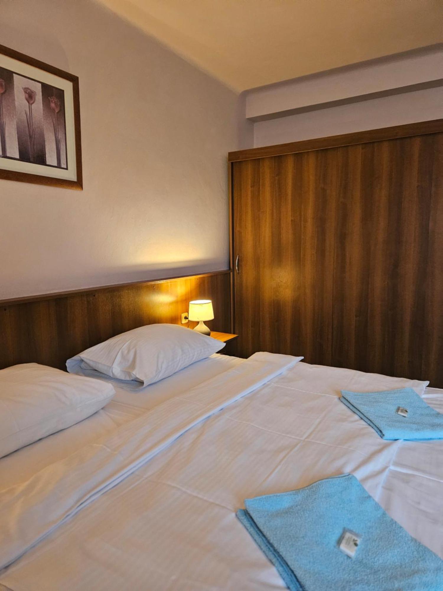 Hotel Trim Пардубице Екстериор снимка