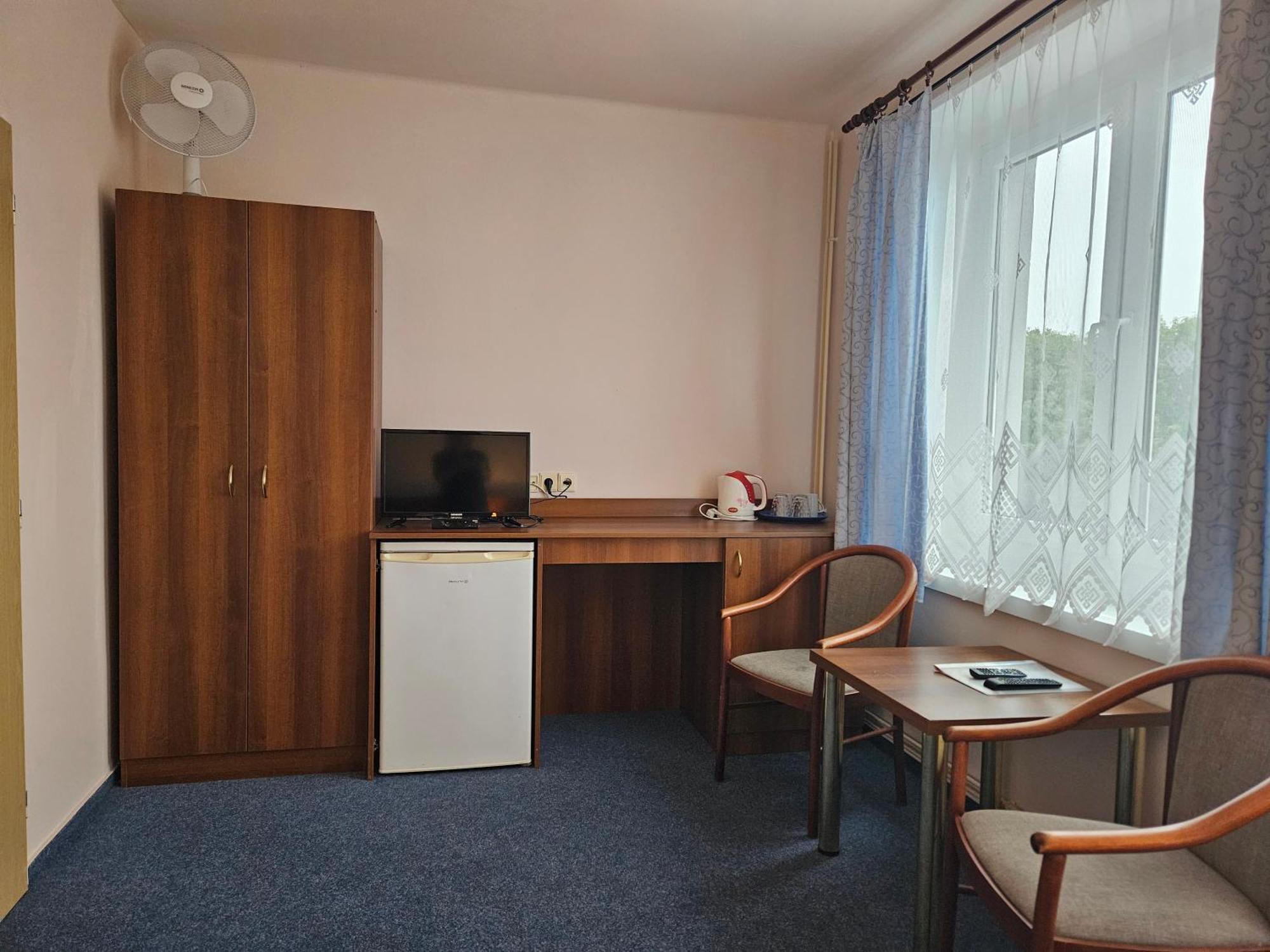 Hotel Trim Пардубице Екстериор снимка