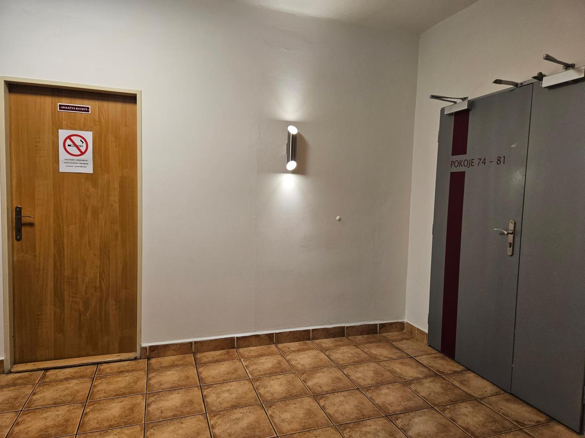 Hotel Trim Пардубице Екстериор снимка
