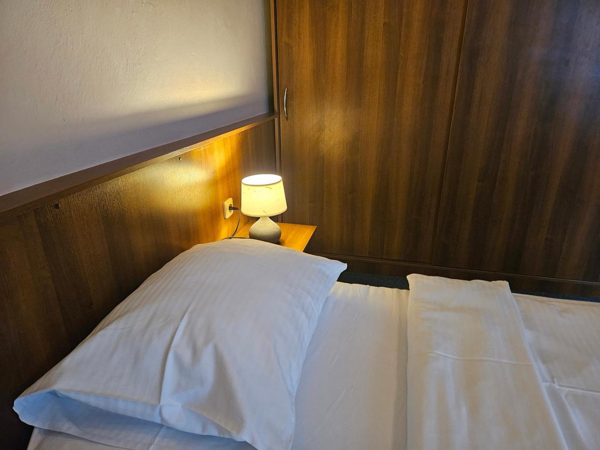 Hotel Trim Пардубице Екстериор снимка