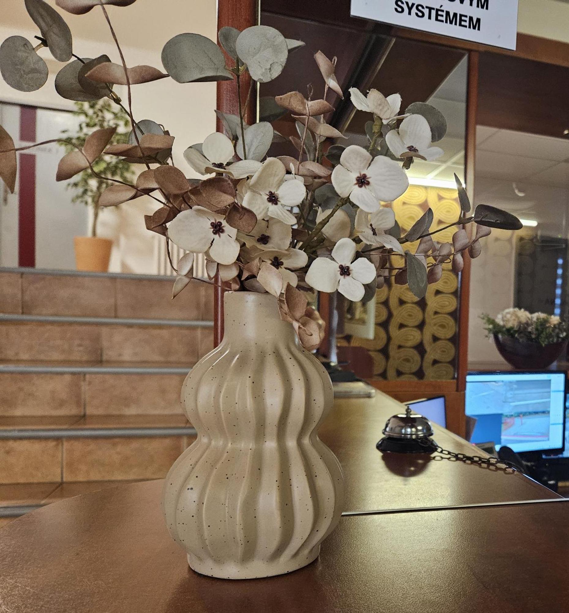 Hotel Trim Пардубице Екстериор снимка