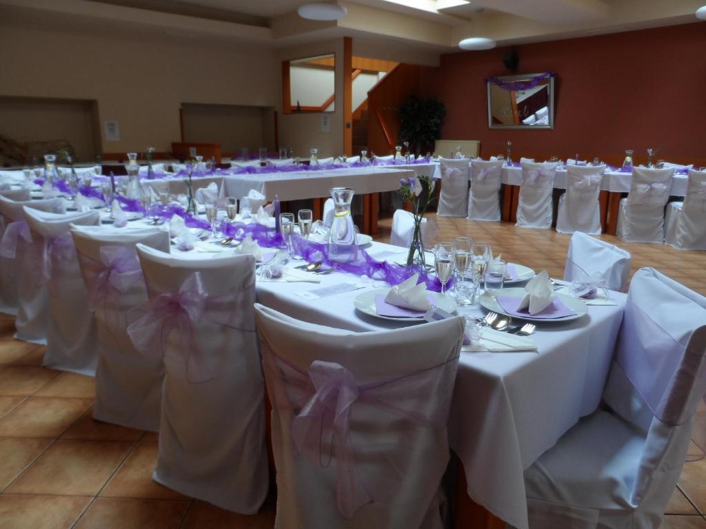 Hotel Trim Пардубице Екстериор снимка